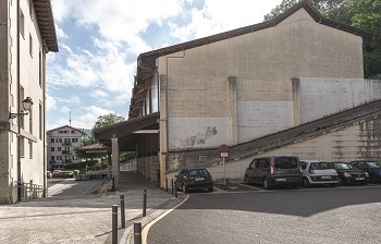 16. Mural parkea herrian zehar